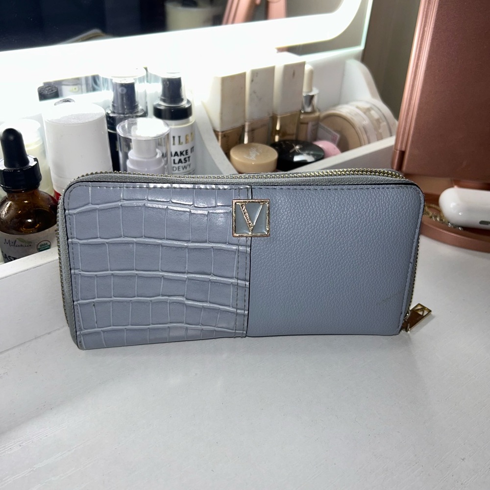 VICTORIA’S SECRET~The Victoria Wallet Limited Edition Skyflower Blue #26354997